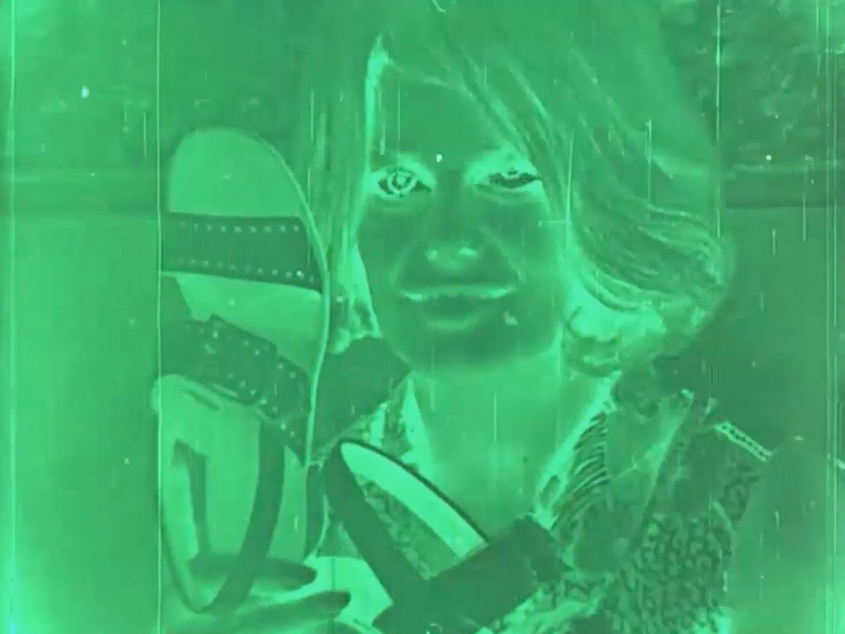 L’Eye - The Chemical Bath (Xander Morro, 2002)
